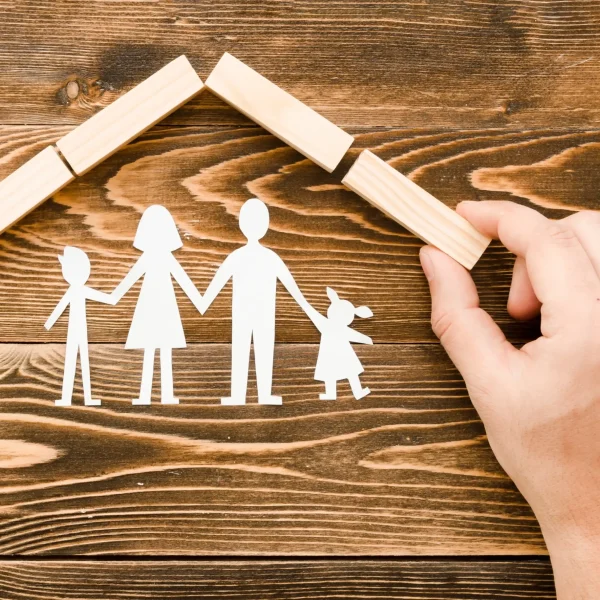 arreglo-creativo-para-el-concepto-de-familia_11zon_11zon